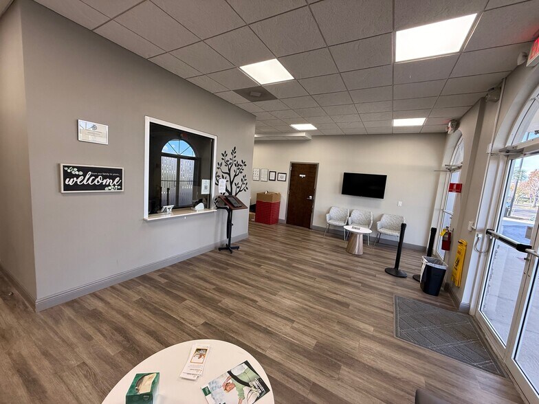 More Photos Of 389 Commerce Pky, Rockledge Medical For Lease