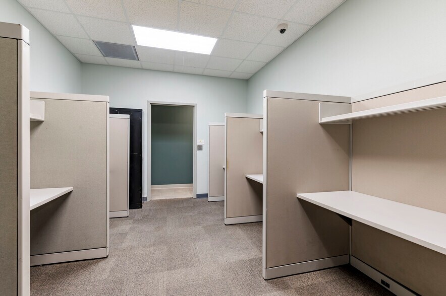 More Photos Of 1938 N Hercules Ave, Clearwater Office For Sale