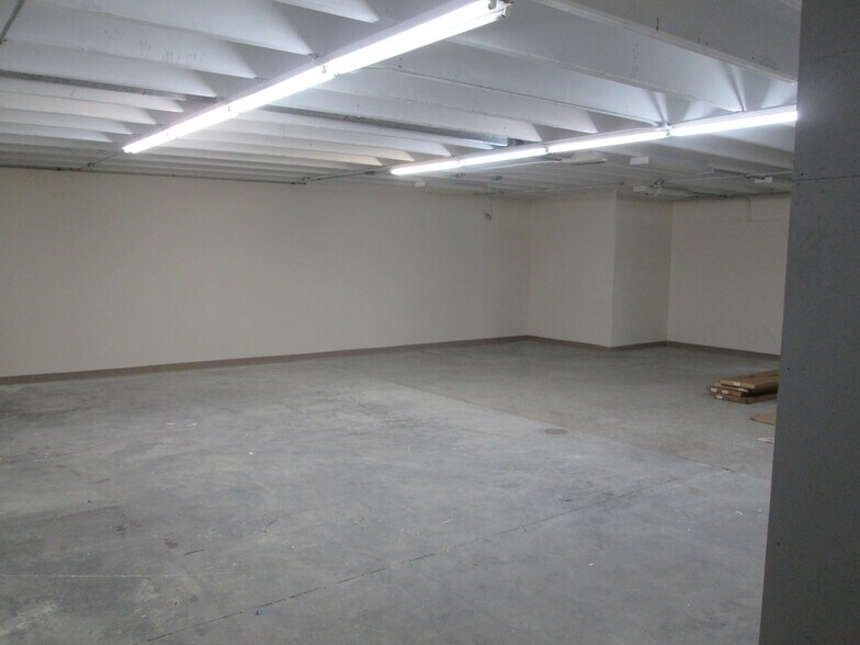 More Photos Of 100 W Burleigh Blvd, Tavares General Retail For Lease