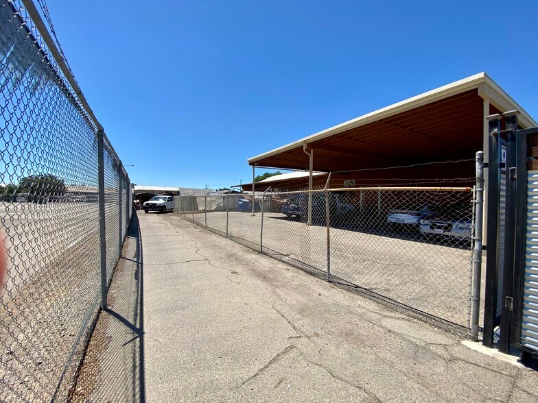 More Photos Of 702-714 W Fremont St, Stockton Light Distribution For Sale