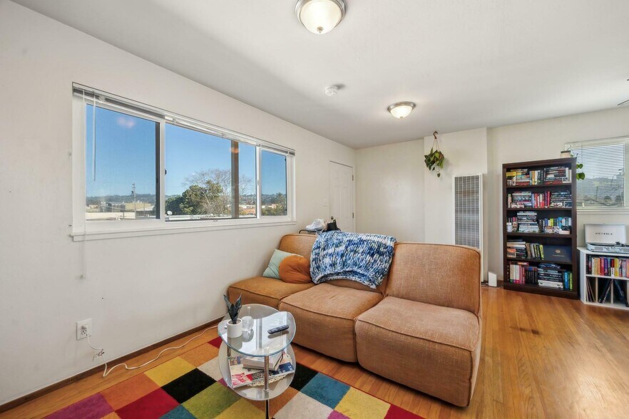 More Photos Of 1412-1416 9th St, Berkeley Apartments For Sale