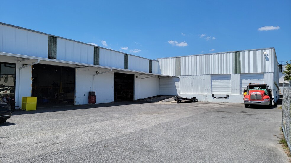 More Photos Of 1805 Crown Way, Orlando Warehouse For Lease