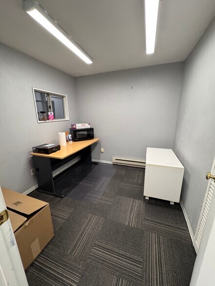 More Photos Of 2702 A St, Tacoma Warehouse For Lease