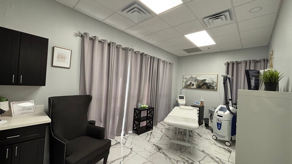 More Photos Of 1915 E Chandler Blvd, Chandler Coworking Space