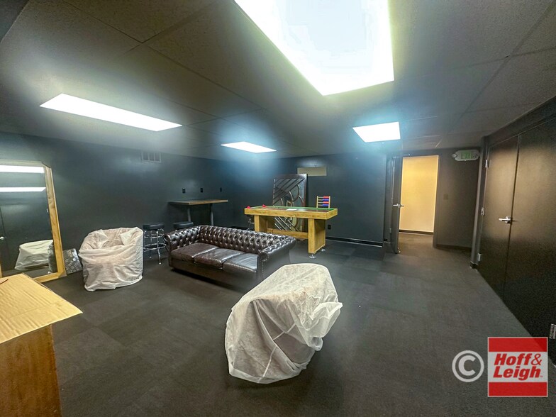 More Photos Of 2128 Front St, Cuyahoga Falls Storefront Retail Office For Sale