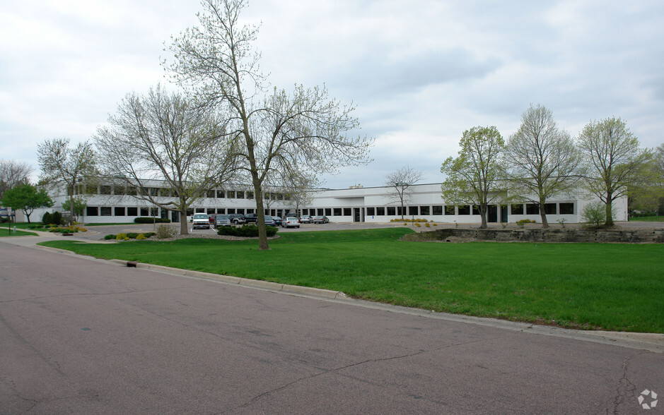 Primary Photo Of 8300-8324 Pillsbury Ave S, Bloomington Light Manufacturing For Lease