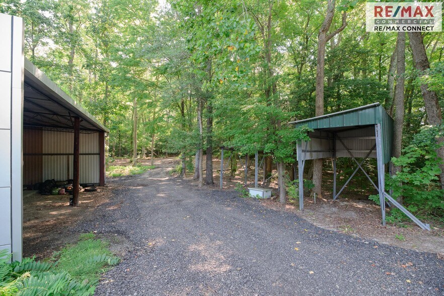 More Photos Of 9991 John Clayton Memorial Hwy, Gloucester Light Manufacturing For Sale