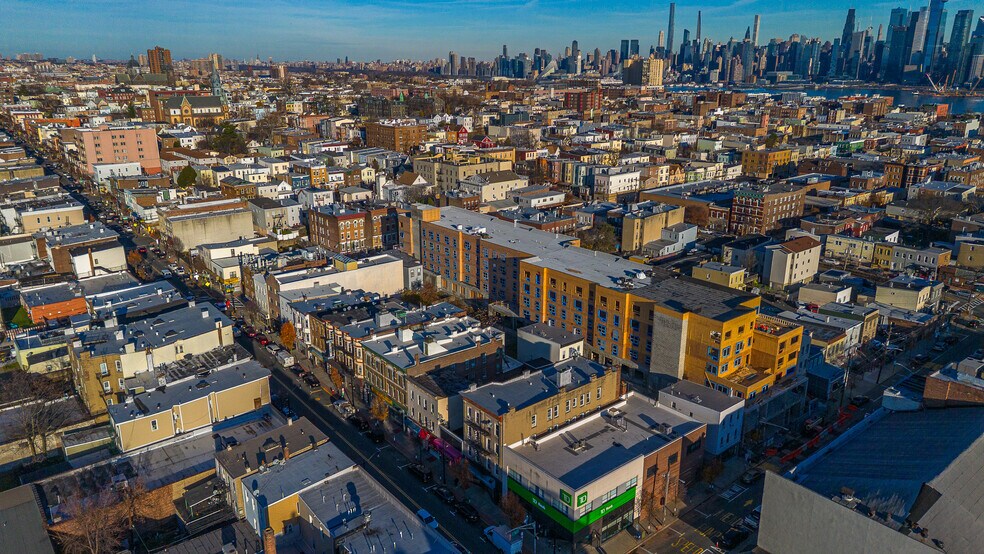 More Photos Of 910 SUMMIT Ave, Union City Office Residential For Sale