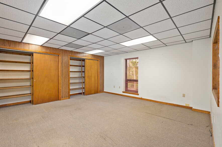 More Photos Of 3 Sunshine Blvd, Ormond Beach Manufacturing For Lease