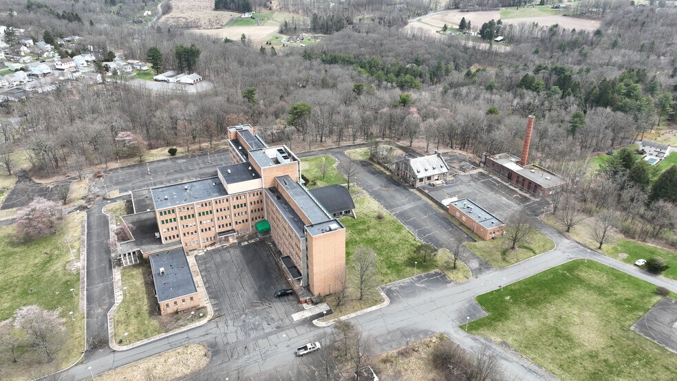 More Photos Of 101 Broad St, Ashland Hospital For Sale