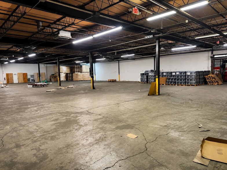 More Photos Of 191 Hanse Ave, Freeport Warehouse For Sale