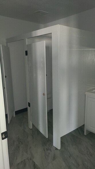 More Photos Of 1315 S Palestine St, Athens Daycare Center For Lease