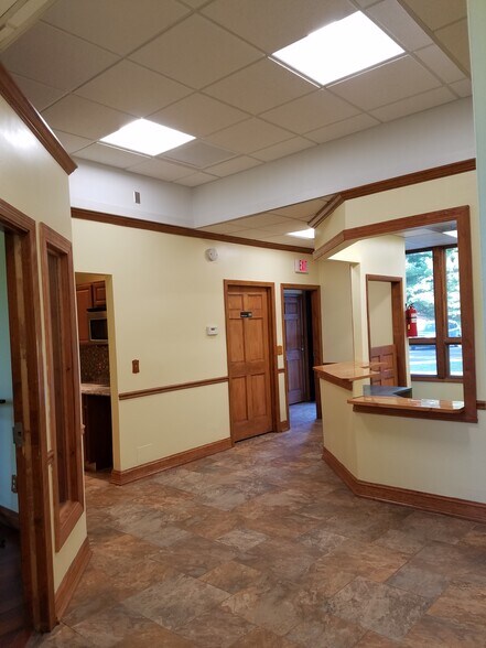 More Photos Of 6 Century Hill Dr, Latham Office For Lease
