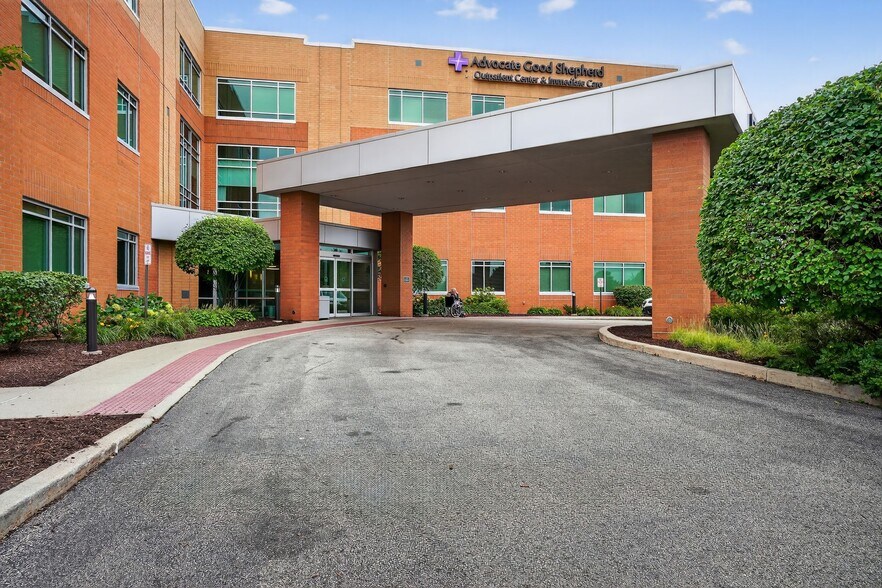 More Photos Of 525 E Congress Pky, Crystal Lake Medical For Lease