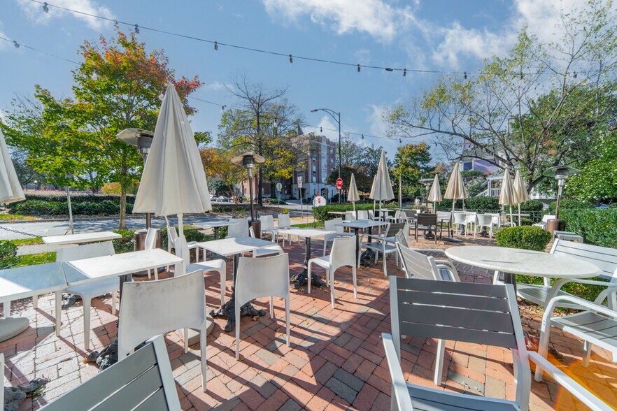 More Photos Of 224 W 10th St, Charlotte Restaurant For Sale
