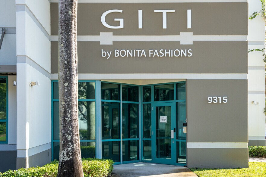 More Photos Of 9315 NW 112th Ave, Miami Warehouse For Lease