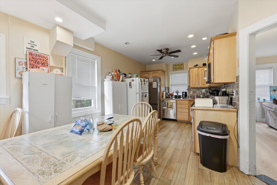 More Photos Of 24 W Stewart Ave, Lansdowne Specialty For Sale