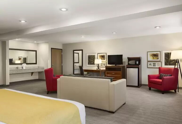 More Photos Of 664 Chase Blvd, Sidney Hotel For Sale