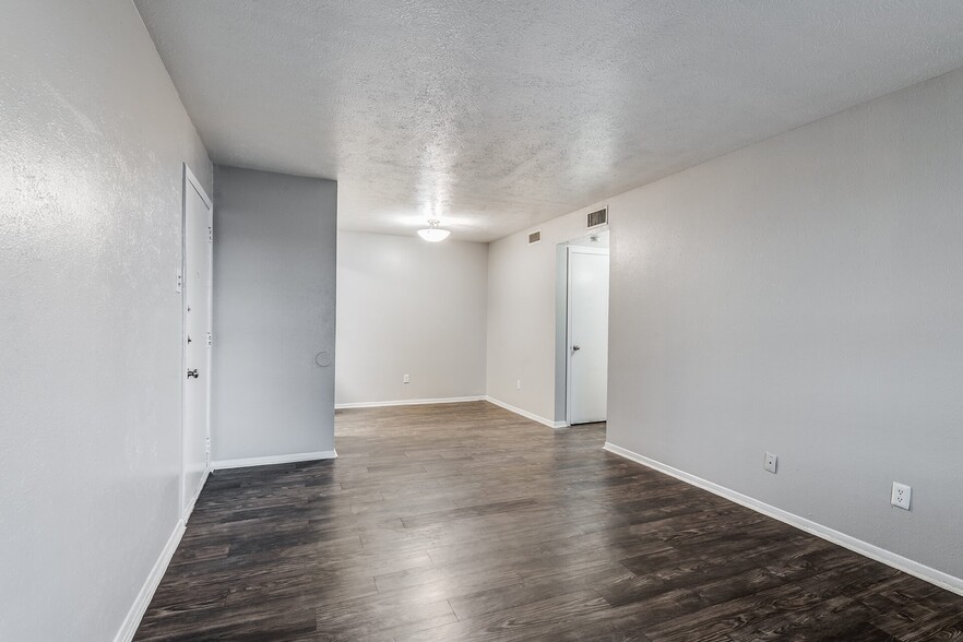 More Photos Of 834 Timberlake Dr, Arlington Apartments For Sale