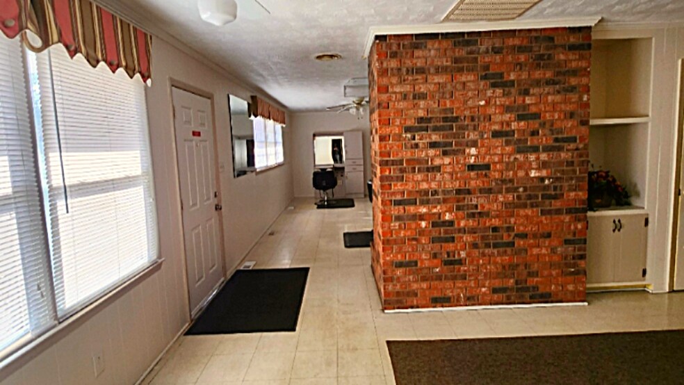 More Photos Of 7117 Raeford Rd, Fayetteville Freestanding For Lease