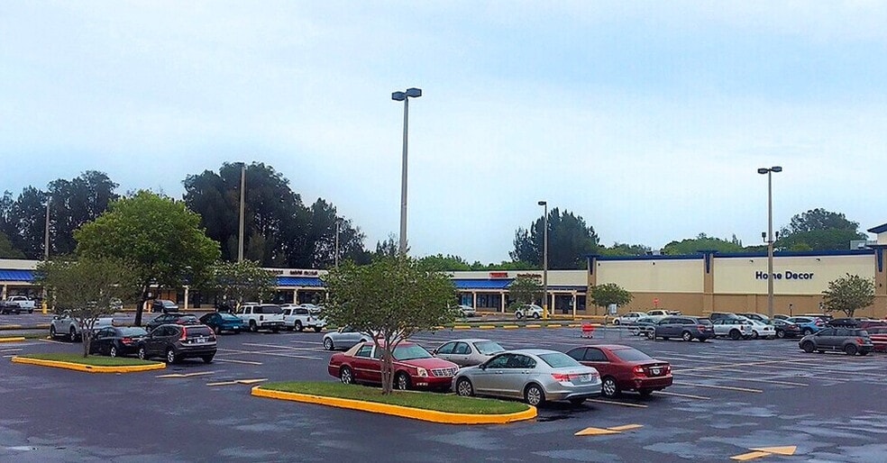 Primary Photo Of 4665-4749 66th St N, Saint Petersburg Unknown For Lease