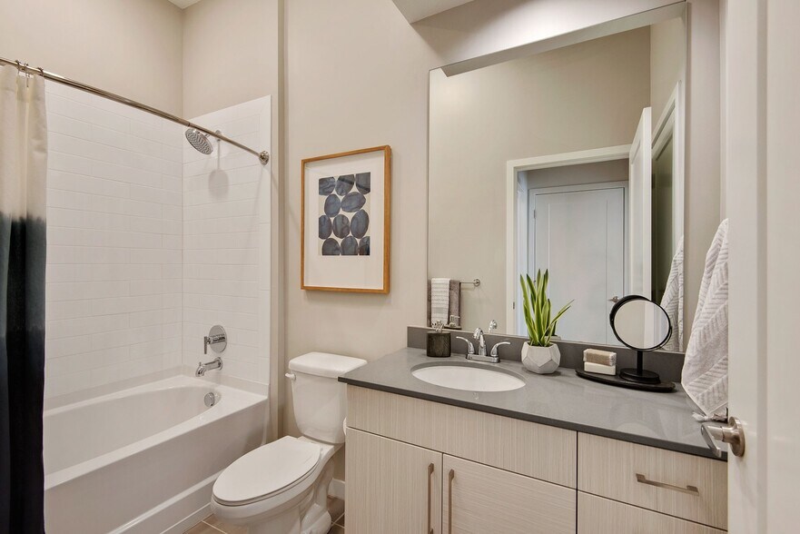 More Photos Of 8045 Metcalf Ave, Overland Park Apartments For Lease