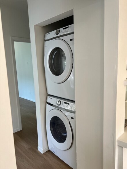 More Photos Of 828 E Venice Blvd, Venice Apartments For Sale