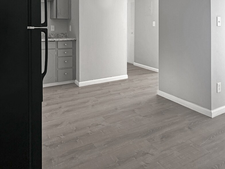 More Photos Of 9805 E 61st St, Kansas City Apartments For Sale