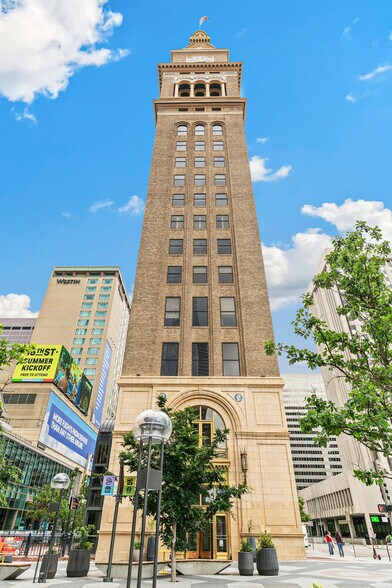 More Photos Of 1601 Arapahoe St, Denver Office For Sale