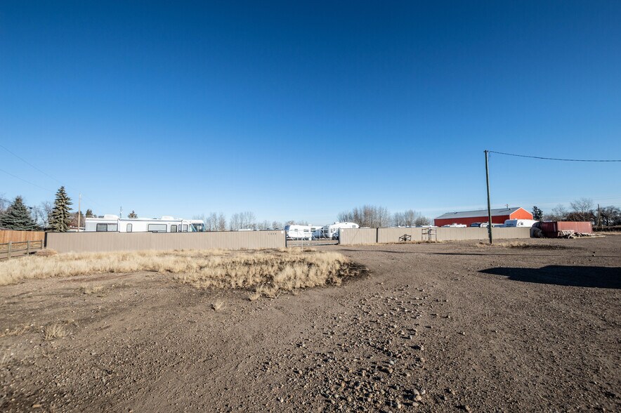 More Photos Of 4204 50 Ave, Stettler Industrial For Sale