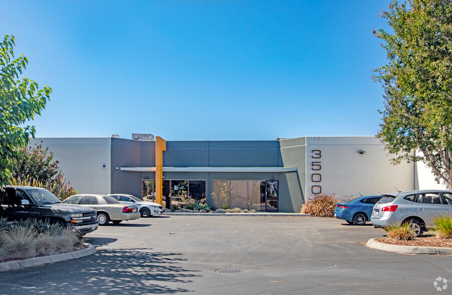 Primary Photo Of 3500 Thomas Rd, Santa Clara Manufacturing For Lease