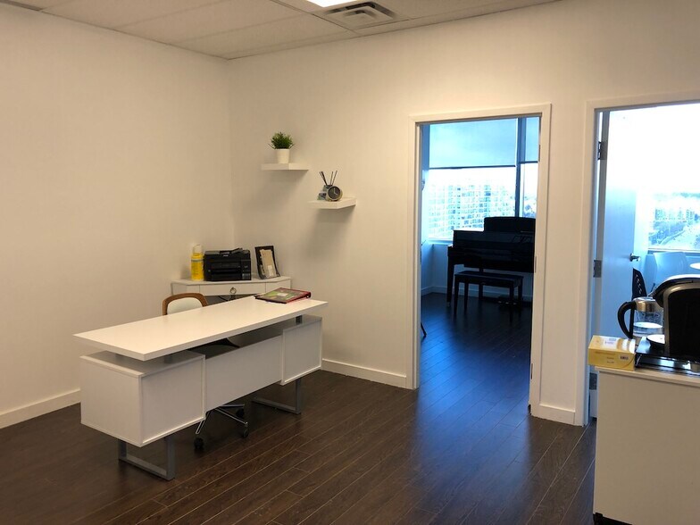 More Photos Of 7191 Yonge St, Markham Medical For Sale