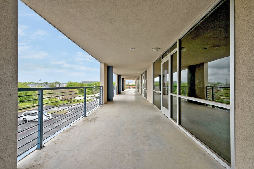 More Photos Of 2050 Double Creek Dr, Round Rock Medical For Lease