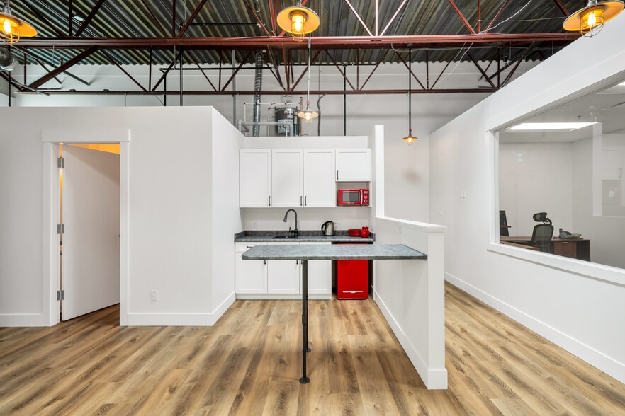 More Photos Of 17750 65A Av, Surrey Showroom For Sale