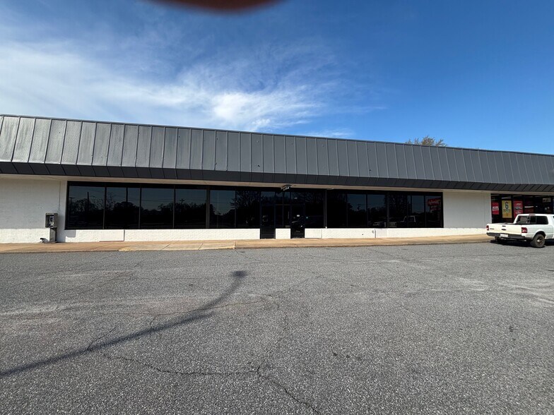 More Photos Of 1234-1246 Us Highway 70 SW, Hickory Unknown For Lease