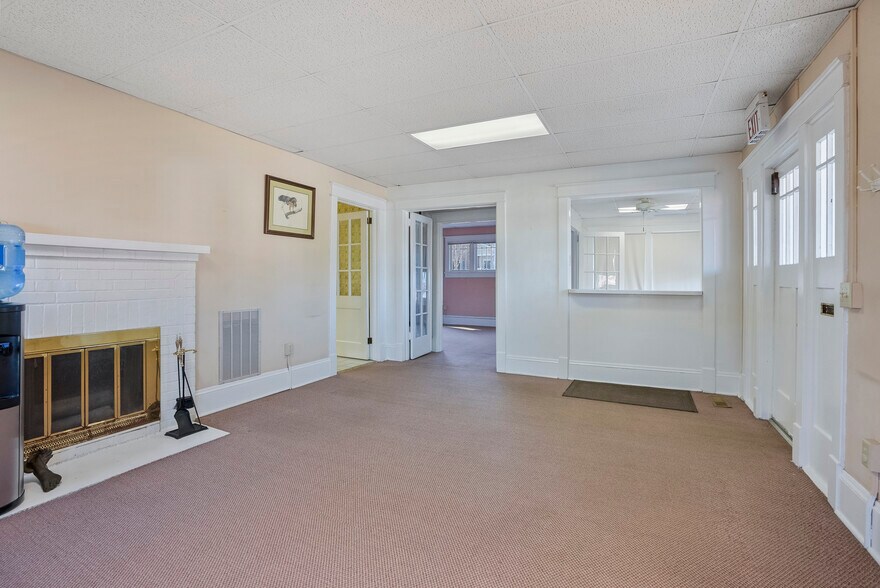 More Photos Of 611 Carthage St, Sanford Medical For Lease