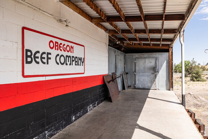 More Photos Of 1762 S Adams Dr, Madras Manufacturing For Sale