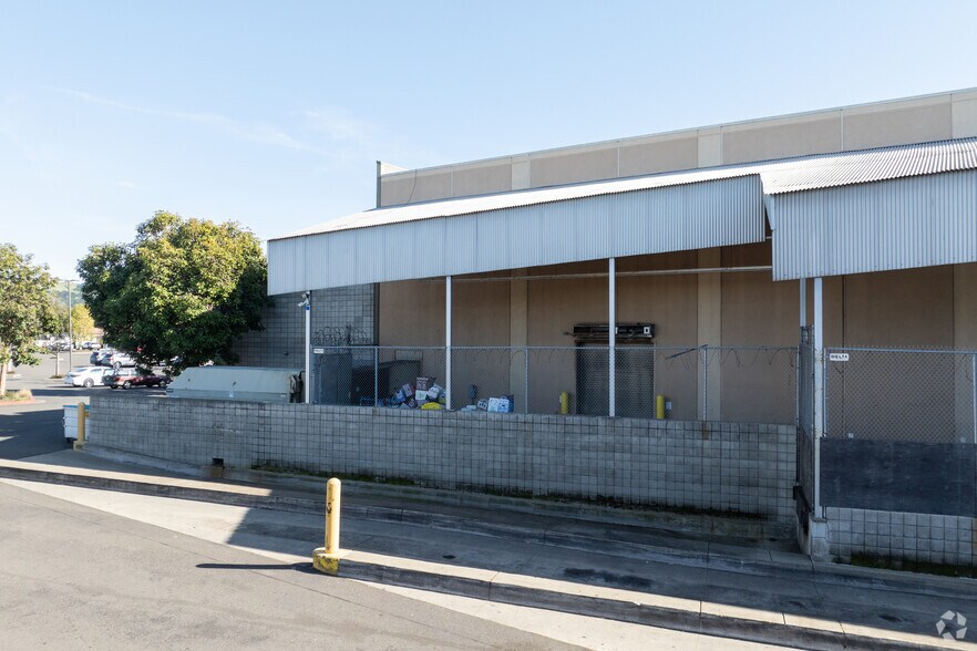 More Photos Of 10950 International Blvd, Oakland General Retail For Lease