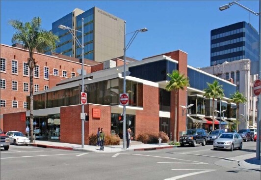 More Photos Of 9625-9647 Brighton Way, Beverly Hills Storefront Retail Office For Lease
