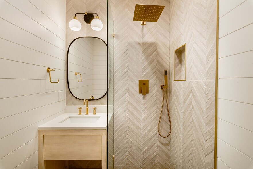 More Photos Of 306 Loch Leven Rd, Lake Arrowhead Hotel For Sale