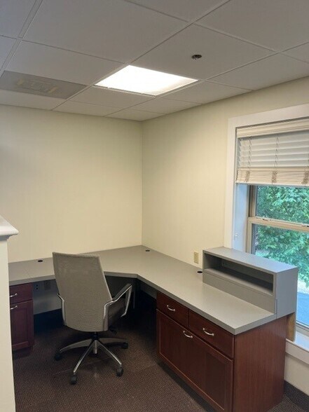 More Photos Of 6339 Ten Oaks Rd, Clarksville Office For Sale