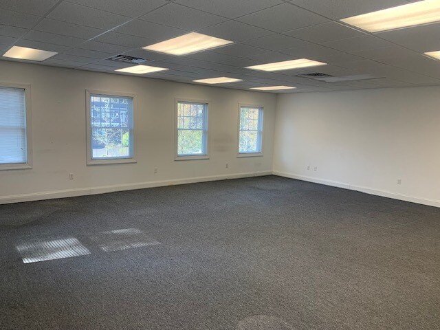 More Photos Of 249 Clinton Ave, Toms River Office For Lease