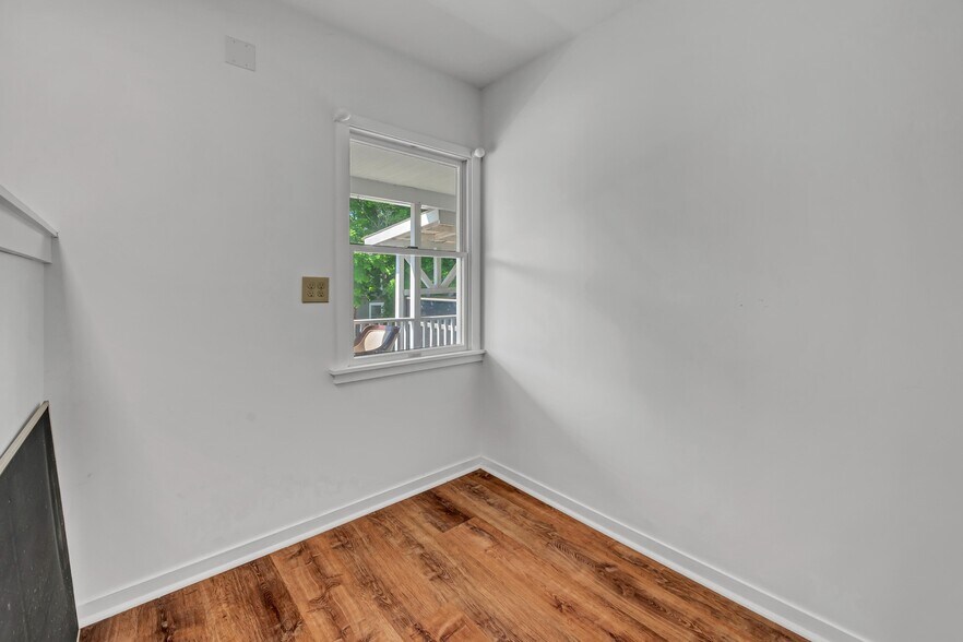 More Photos Of 14 Elm St, New Milford Office For Lease