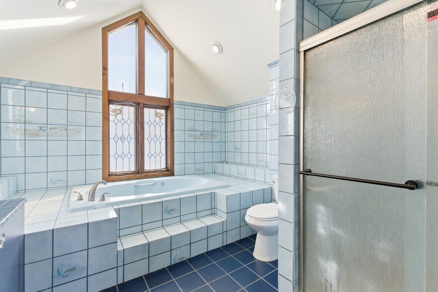 More Photos Of 1818 Oak Tree Rd, Edison Medical For Lease