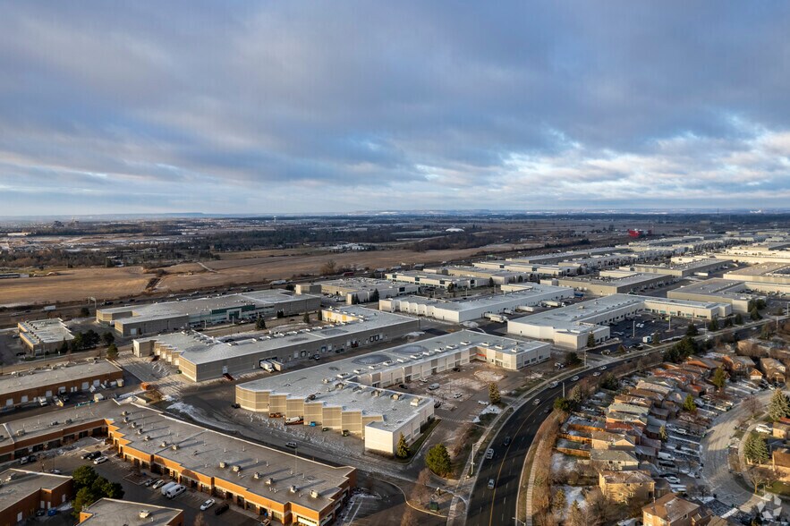 More Photos Of 3200 Ridgeway Dr, Mississauga Warehouse For Lease