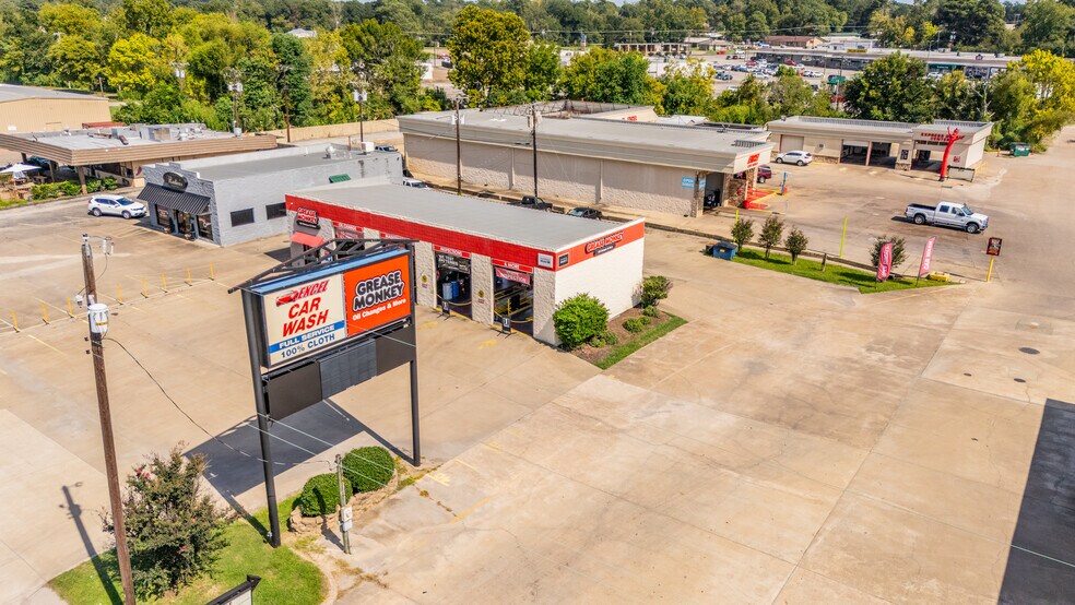 More Photos Of 309 S Timberland Dr, Lufkin Auto Repair For Sale