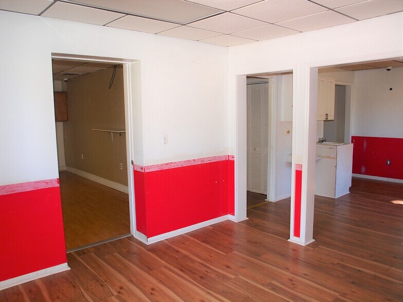 More Photos Of 1521 Sulphur Springs Rd, Waynesville Office For Sale