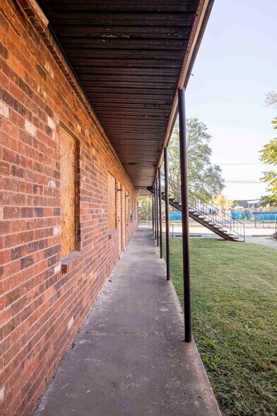 More Photos Of 1716 DuPont Ave, Memphis Apartments For Sale