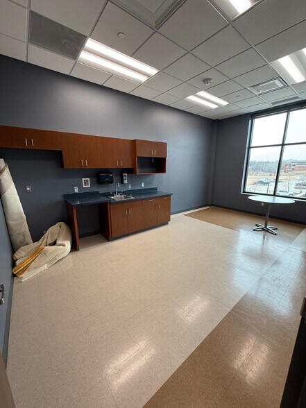 More Photos Of 575 Fallbrook Blvd, Lincoln General Retail For Lease