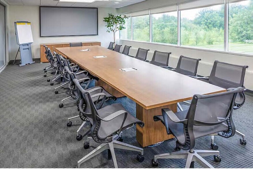 More Photos Of 31500 Solon Rd, Solon Office For Lease